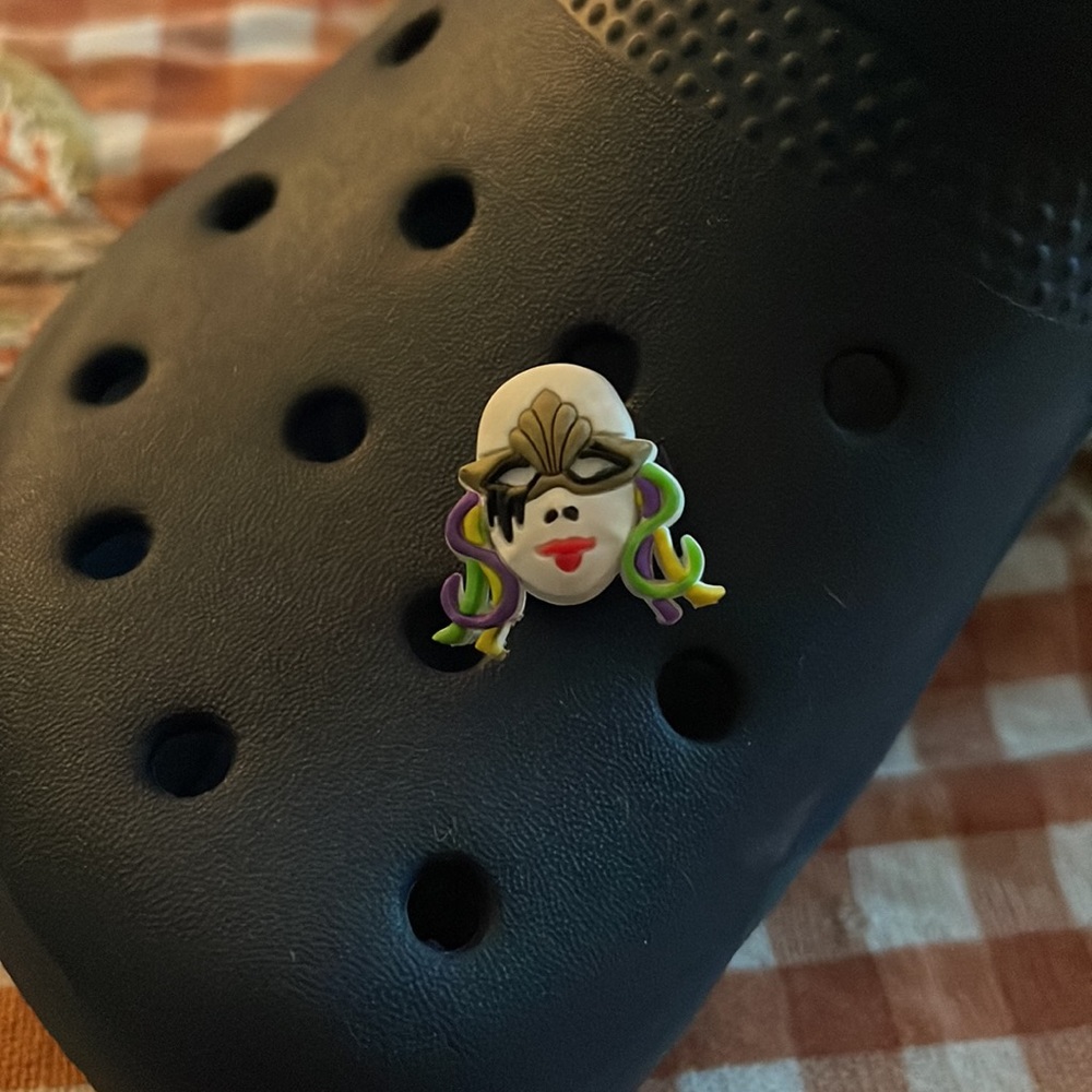 Jibbitz  Mardi Gras mask - Picture 2 of 4